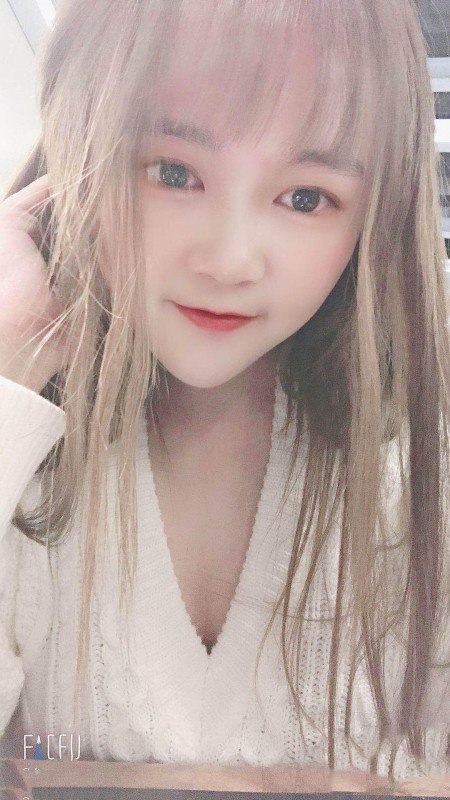 三点粉大胸妹